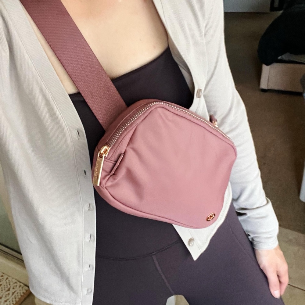 NWT Lululemon Everywhere Belt Bag Spiced Chai and Rose Gold - Picture 2 of 5